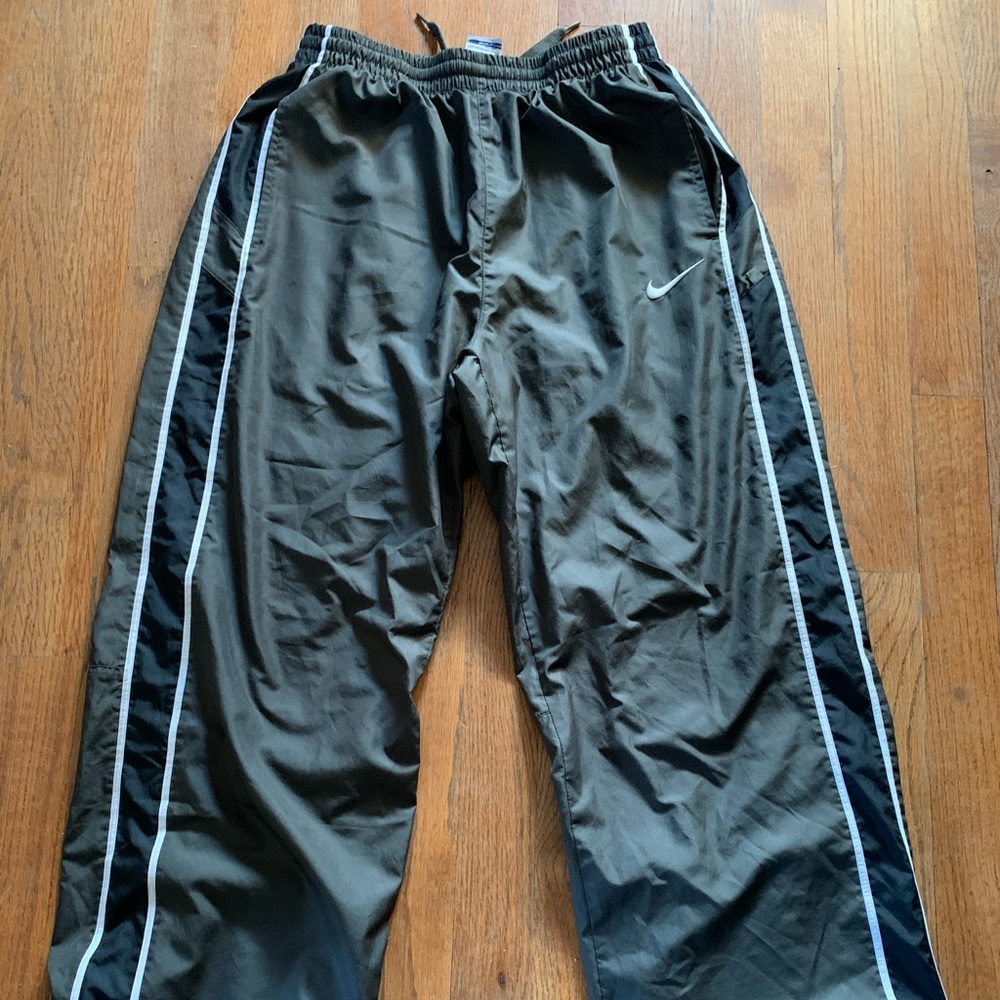 Boys Nike Wind pants, Size XL — Grey and Black